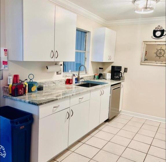 غرفة عائلية, Cheerful Home With Two Bedrooms