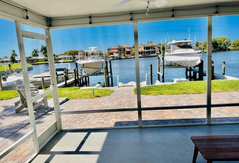 غرفة عائلية, Cheerful Home With Two Bedrooms