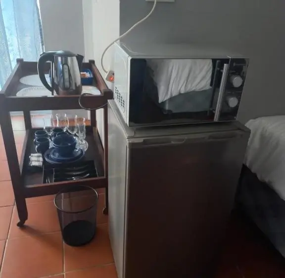 اتاق لوکس با چشم‌انداز استخر, Beit El Bnb