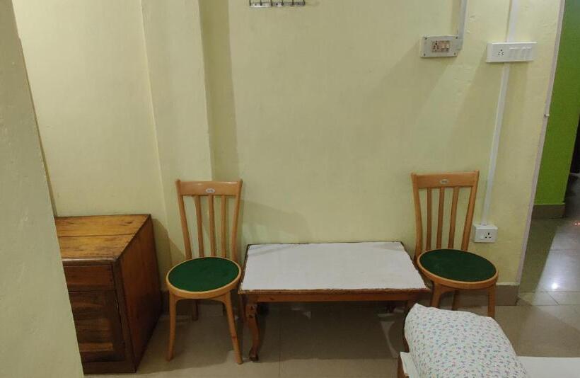 スタンダードトリプルルーム, Mon Valley