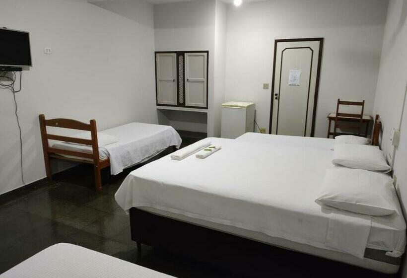 غرفة قياسية ثلاثية, Village Cataguases