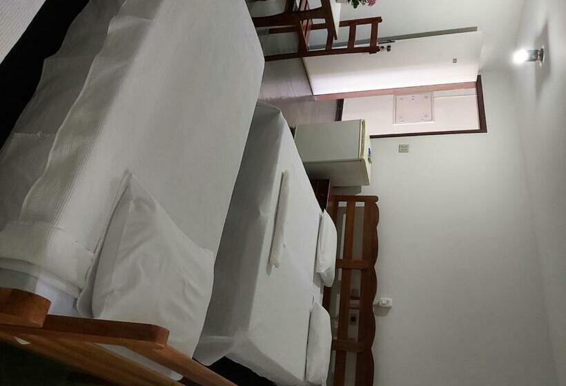 غرفة قياسية ثلاثية, Village Cataguases