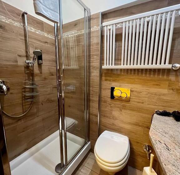 标准间, Casa Zeffirino