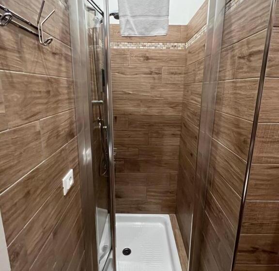 标准间, Casa Zeffirino