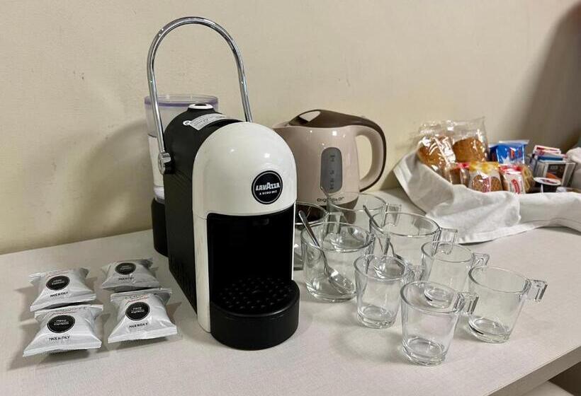 四人标准间, Casa Zeffirino