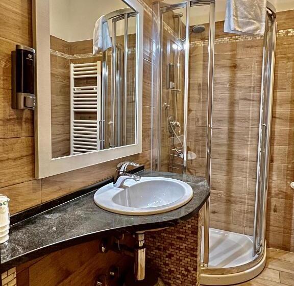 四人标准间, Casa Zeffirino