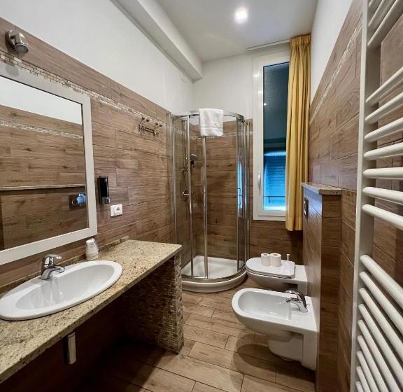 标准三人间, Casa Zeffirino