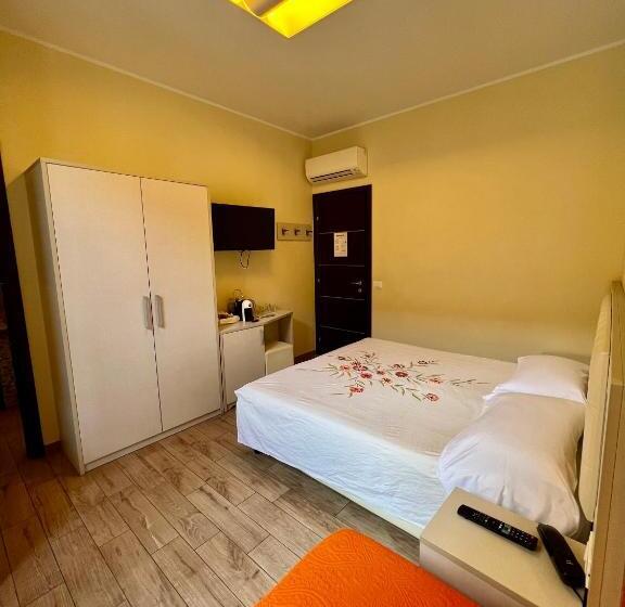 标准三人间, Casa Zeffirino