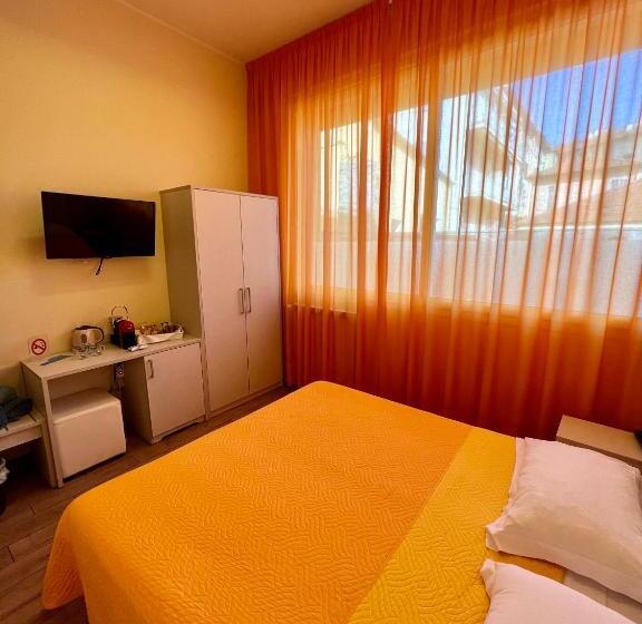 标准间, Casa Zeffirino