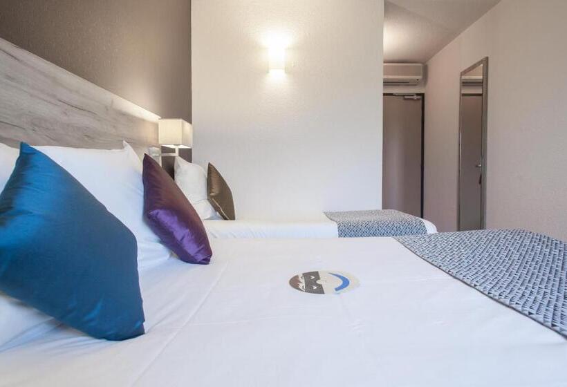 غرفة قياسية ثلاثية, Brit Hotel Saumur