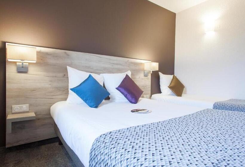 غرفة قياسية ثلاثية, Brit Hotel Saumur