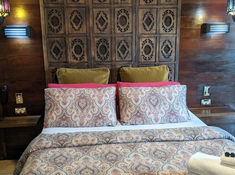 اتاق اجرایی, Ettalong Beach Tourist Resort