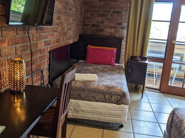 اتاق اجرایی, Ettalong Beach Tourist Resort