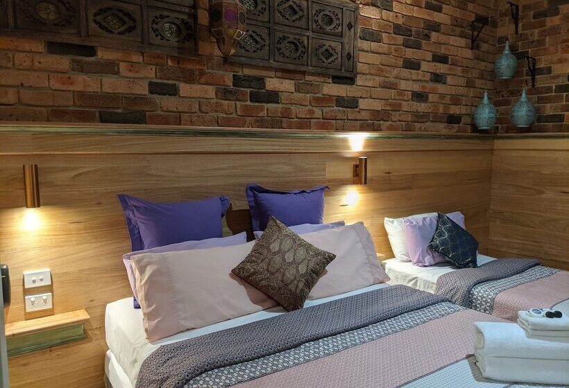 اتاق اجرایی, Ettalong Beach Tourist Resort