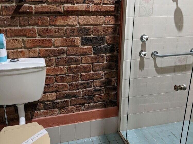 سوییت خانوادگی, Ettalong Beach Tourist Resort