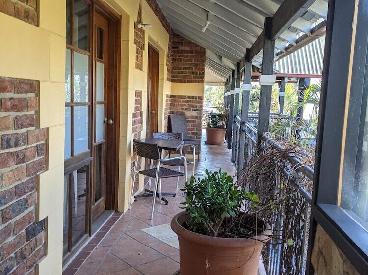 سوییت خانوادگی, Ettalong Beach Tourist Resort