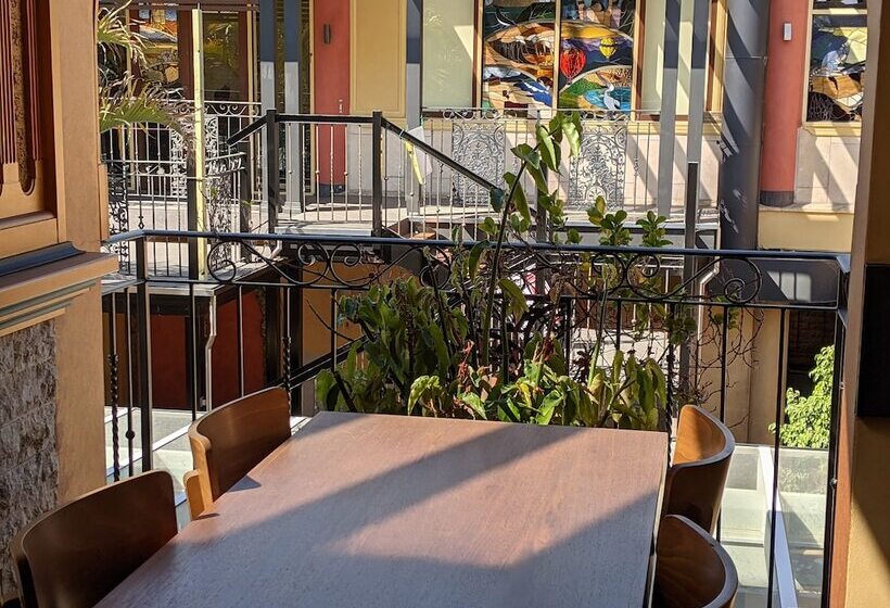 سوییت خانوادگی, Ettalong Beach Tourist Resort