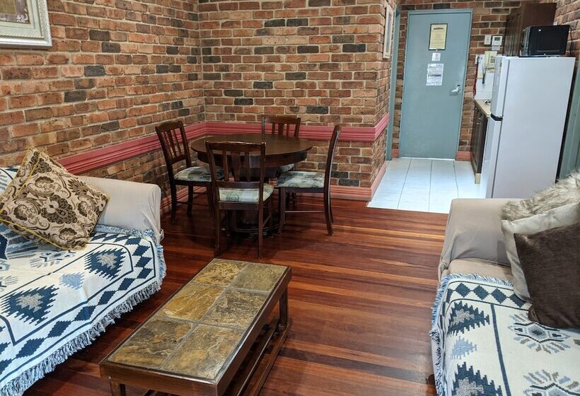 سوییت خانوادگی, Ettalong Beach Tourist Resort