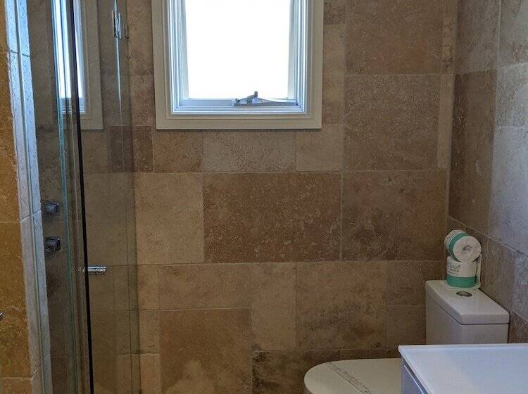 اتاق لوکس, Ettalong Beach Tourist Resort