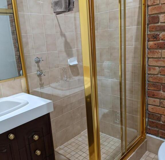 اتاق اجرایی, Ettalong Beach Tourist Resort