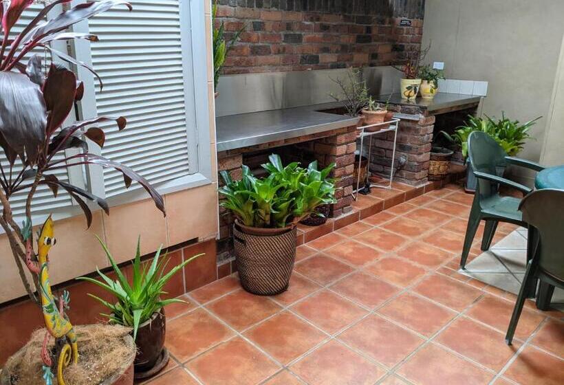 اتاق اجرایی, Ettalong Beach Tourist Resort