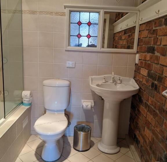 اتاق اجرایی, Ettalong Beach Tourist Resort