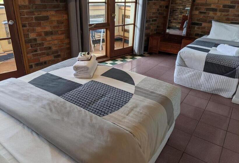 اتاق اجرایی, Ettalong Beach Tourist Resort