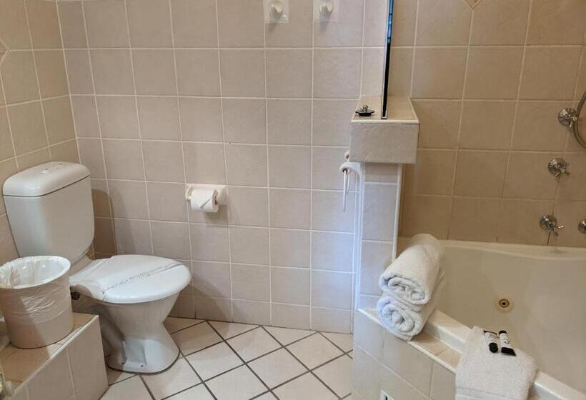 سوئیت با وان آب گرم, Ettalong Beach Tourist Resort