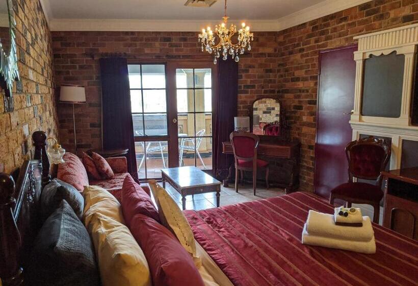 سوئیت با وان آب گرم, Ettalong Beach Tourist Resort