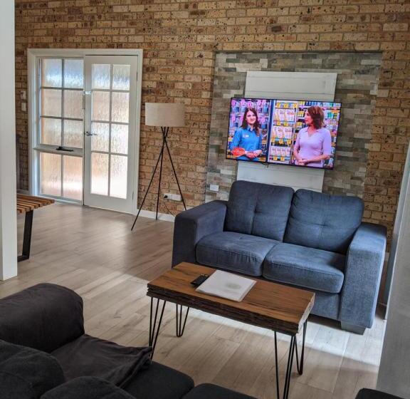 سوییت خانوادگی, Ettalong Beach Tourist Resort