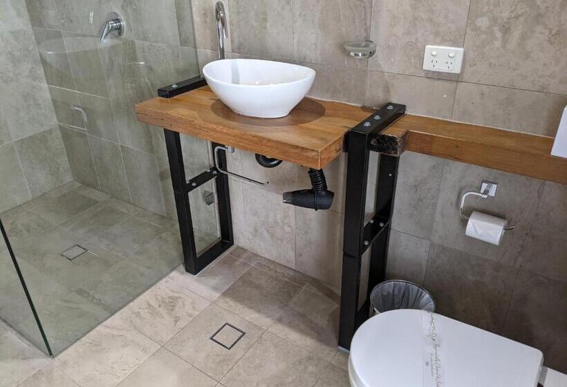 سوییت خانوادگی, Ettalong Beach Tourist Resort