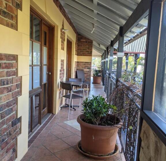 سوییت خانوادگی, Ettalong Beach Tourist Resort