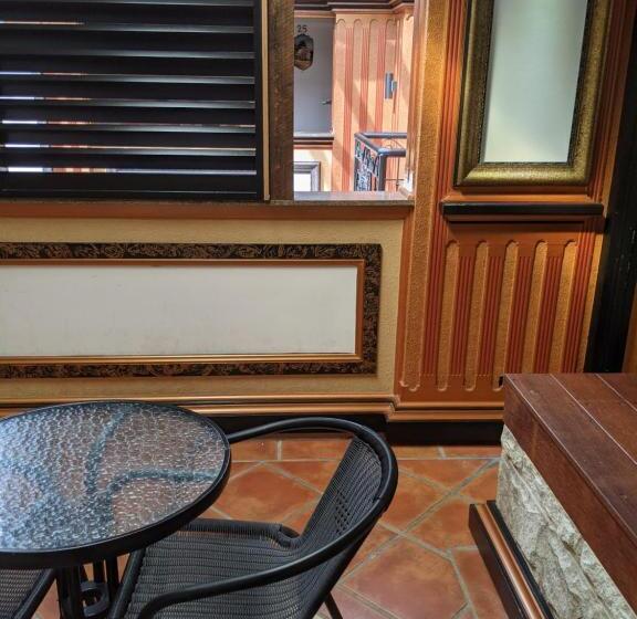 اتاق خانوادگی, Ettalong Beach Tourist Resort