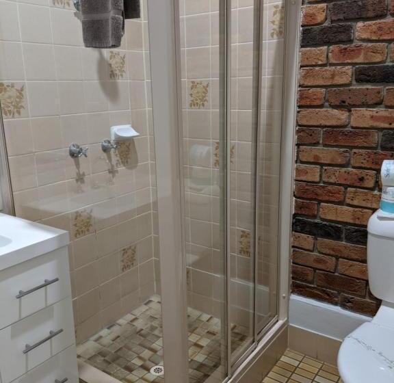 اتاق خانوادگی, Ettalong Beach Tourist Resort