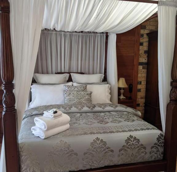 سوییت لوکس, Ettalong Beach Tourist Resort