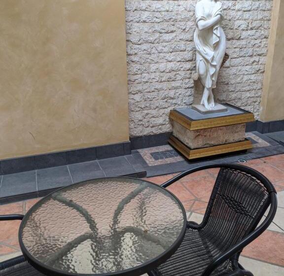 اتاق خانواده اجرایی, Ettalong Beach Tourist Resort