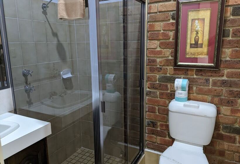 اتاق اجرایی, Ettalong Beach Tourist Resort