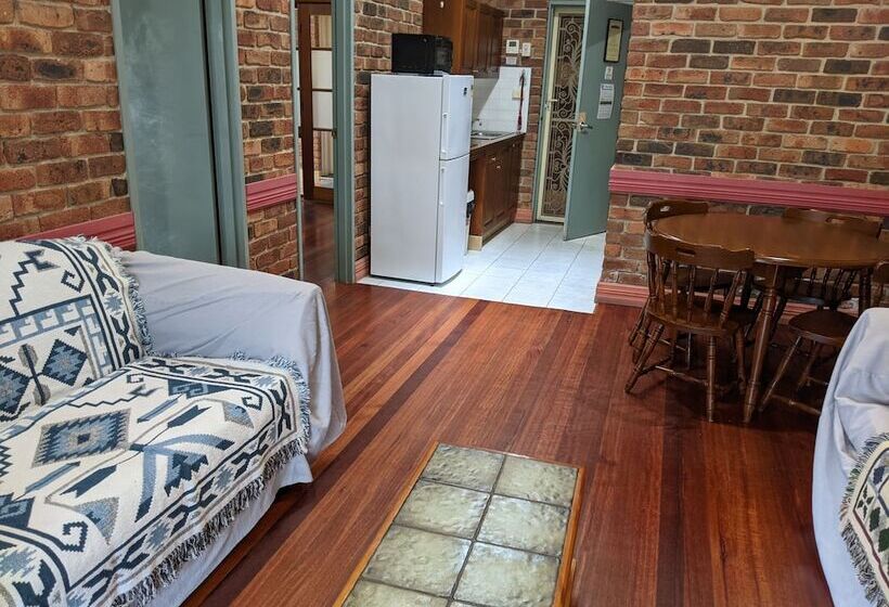 سوییت خانوادگی, Ettalong Beach Tourist Resort