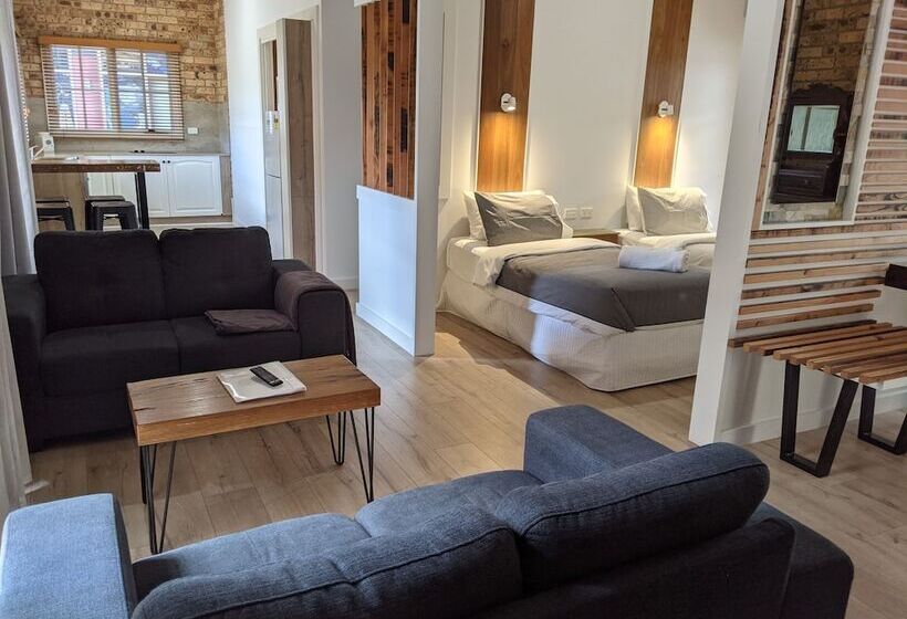 سوییت خانوادگی, Ettalong Beach Tourist Resort