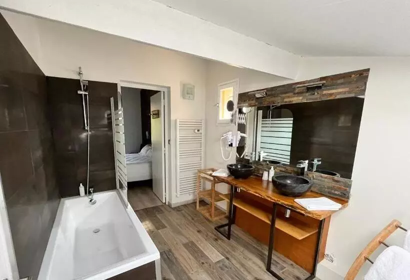 コンフォートルーム, Auberge Val Moureze Hôtel & Spa