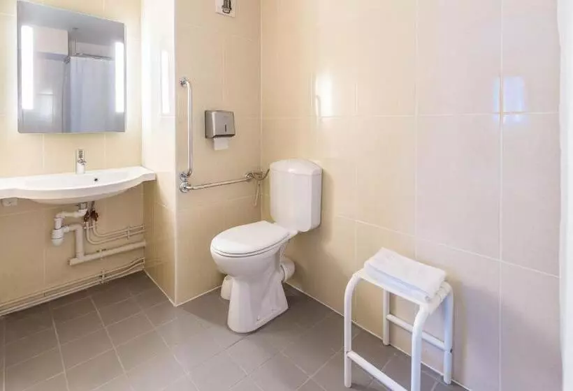 身障者適用スタンダードルーム, B&b Hotel Villeneuve Loubet Plage