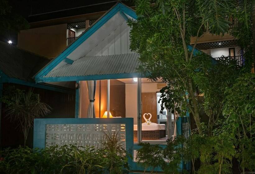 デラックスバンガロー, Blu' Beach Bungalows