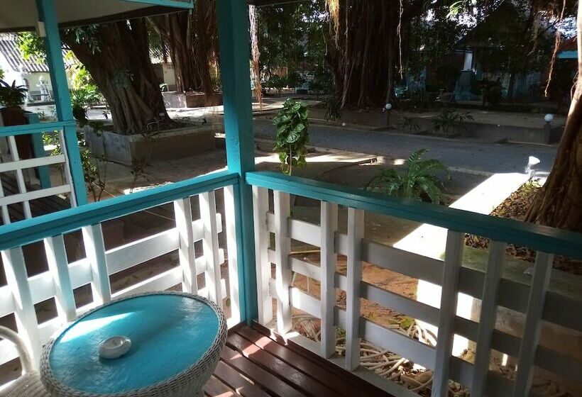 スタンダードバンガロー, Blu' Beach Bungalows