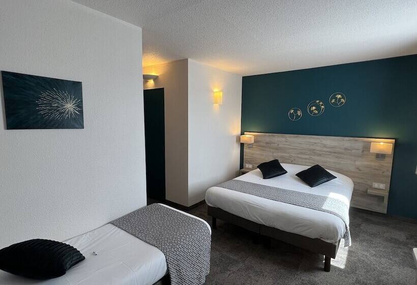 غرفة قياسية ثلاثية, Brit Hotel Saumur