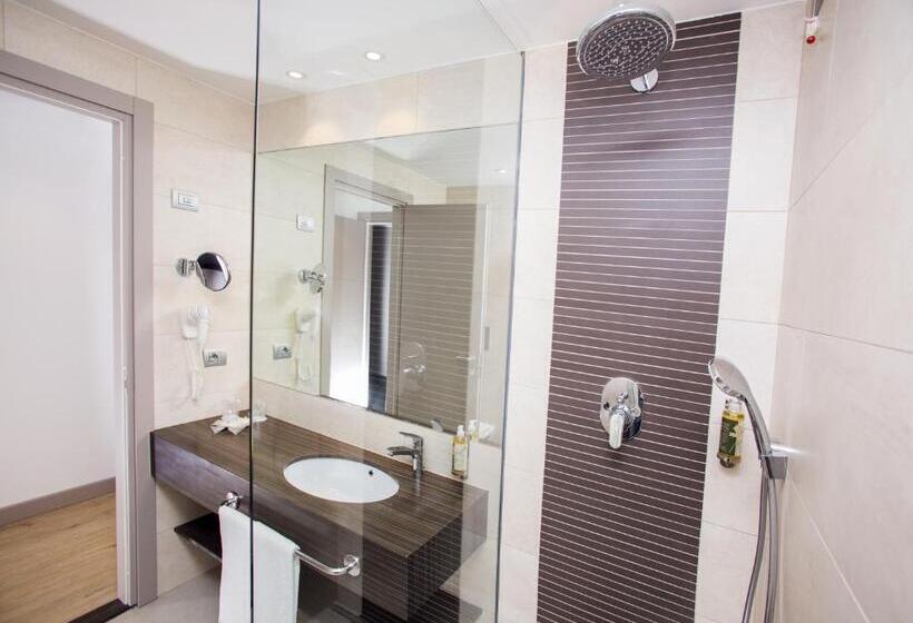 패밀리 룸, Diamante M