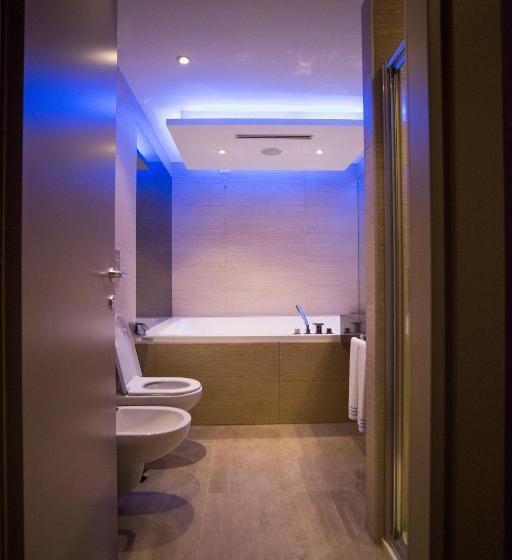 수피리어 룸, Diamante M