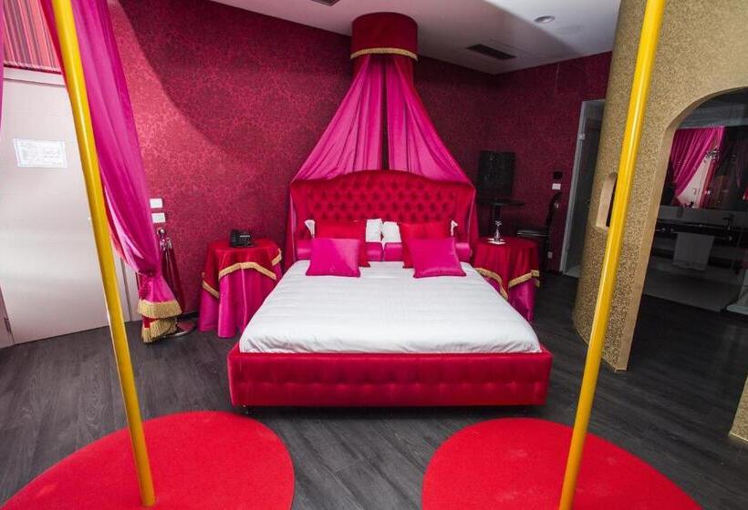 자쿠지 스위트, Diamante M