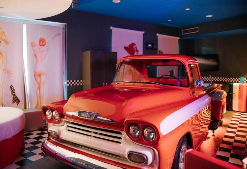 자쿠지 스위트, Diamante M