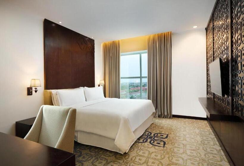Executive Süit, Four Points By Sheraton Makassar