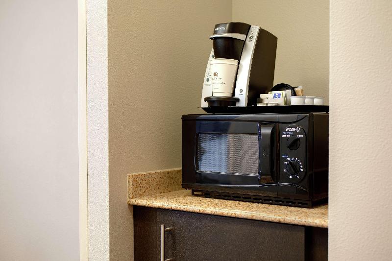 带大床的标准工作室, Hampton Inn & Suites Albuquerque Airport